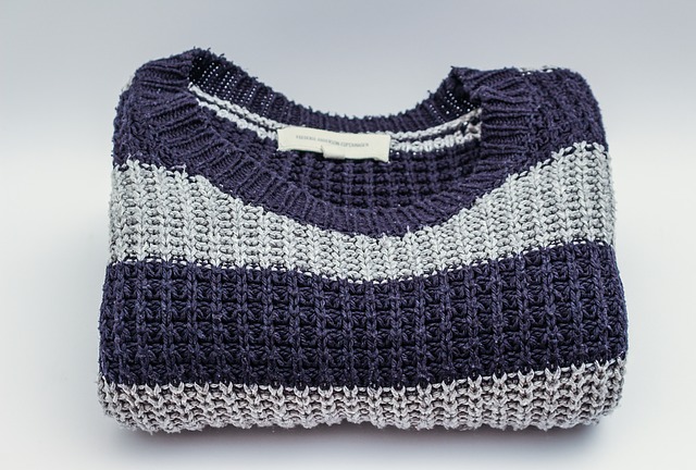 Все о стирке и чистке свитера: как растянуть свитер, как убрать катышки со свитера
