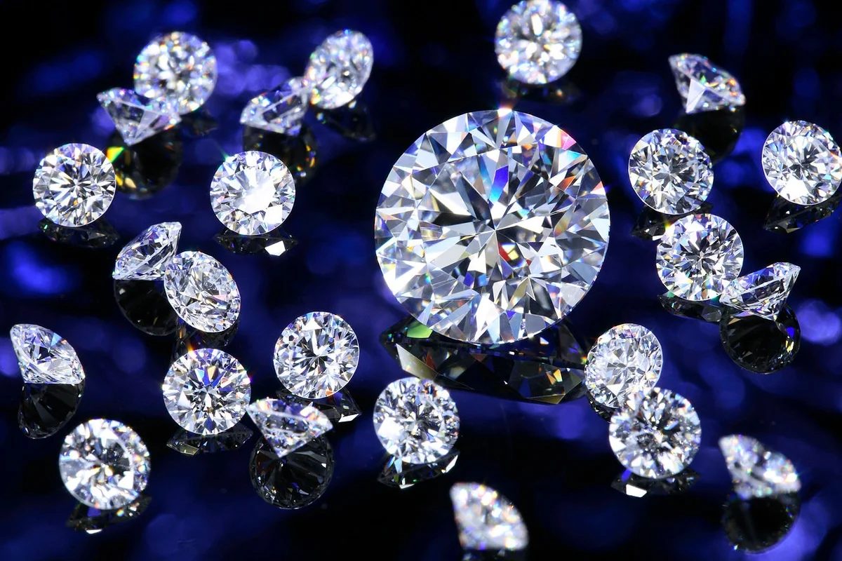 Инвестирование в драгоценности first class diamonds. Алмаз 167 карат. Алмаз 1758 карат. Кристал диамонд. Красивые бриллианты.